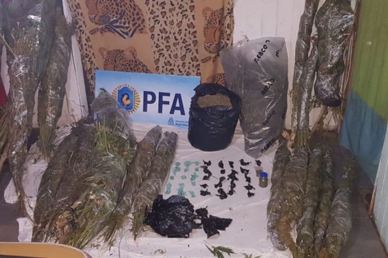 DESBARATAN “KIOSCO NARCO” EN VARELA